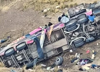 Al menos 21 muertos al volcar un autobús en los Andes de Perú