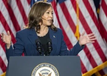 Los líderes republicanos instan a los miembros de su partido a evitar los ataques racistas y sexistas contra Harris