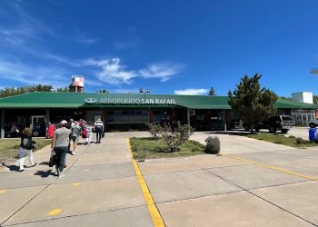 El tráfico de pasajeros cayó un 36% interanual en el Aeropuerto de San Rafael