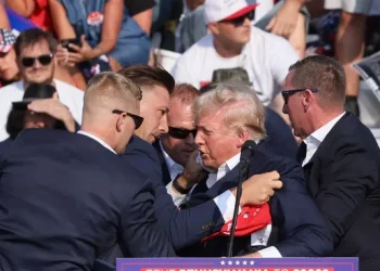 Donald Trump fue evacuado de un acto de campaña en Pensilvania tras un tiroteo (transmisión en vivo)