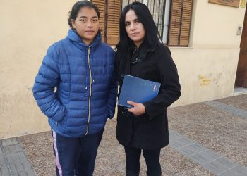 María está en situación de calle con sus tres hijos y necesita ayuda