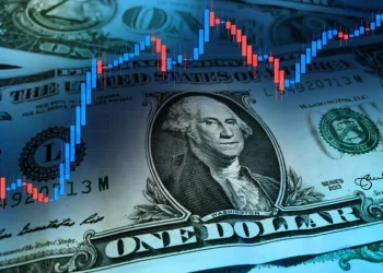 La reacción a los anuncios del Gobierno: baja el dólar blue, caen bonos y sube el Riesgo País
