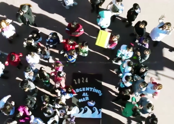 Alumnos de Villa Atuel sueñan con conocer el mar y lanzaron una creativa campaña para hacerlo realidad