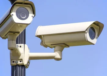 La inteligencia artificial y las cámaras privadas se suman al 911: qué alcance tendrán