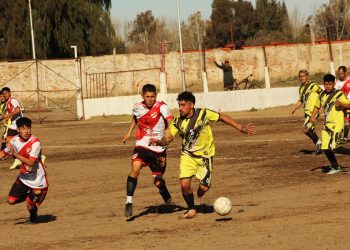 Balloffet y Constitución completaron el partido suspendido e igualaron 2-2