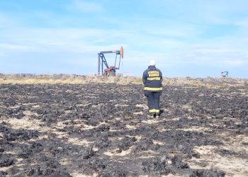 Incendio en Los Parlamentos está circunscripto: el esfuerzo incesante de brigadistas y la amenaza del viento zonda