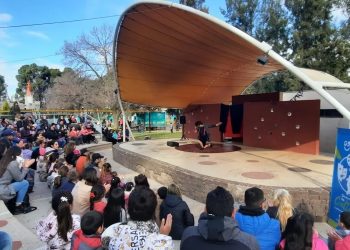 Espectáculos “a la gorra”: invitan a disfrutar de shows en el “teatrino” del parque infantil