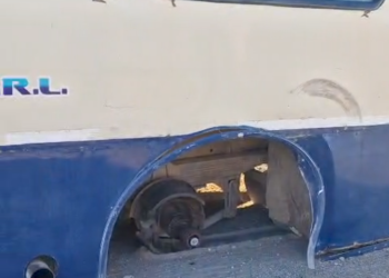 El colectivo a Punta del Agua perdió una rueda en medio de la ruta