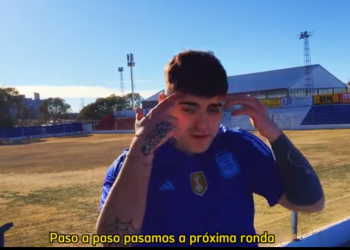 El músico Feral Kim compuso un tema «muy sentido» dirigido  a la Selección Nacional