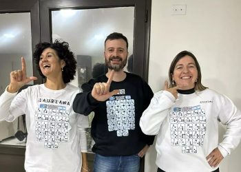 Serán reconocidas en la Legislatura: crece la venta de “buzos inclusivos” creados por dos sanrafaelinas