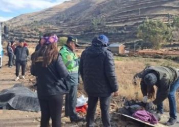 Se desbarrancó un micro que llevaba una orquesta folklórica en Perú: murieron nueve personas