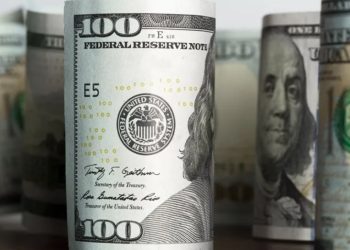 Sin freno, el dólar blue supera la barrera de los $1.400