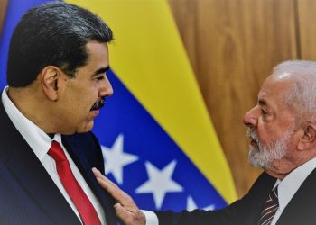 Lula da Silva cuestionó a Nicolás Maduro: “Quien pierde las elecciones toma un baño de votos, no de sangre”