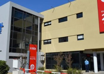 Tragedia en Córdoba: una mujer embarazada se desvaneció, cayó al suelo y murió junto a su bebé