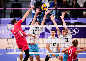 Estados Unidos le amargó el debut a la Selección en vóley