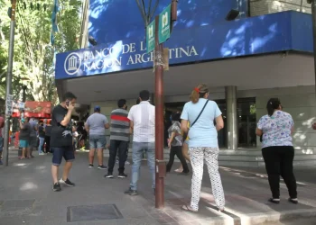 Cuándo cobran los estatales sus sueldos de agosto, con aumento