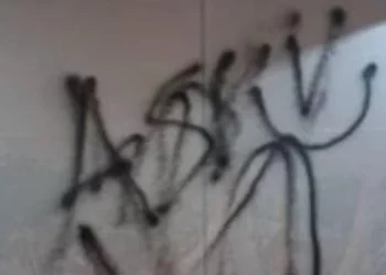 Venezuela: denuncian que 6 encapuchados asaltaron las oficinas de Corina Machado