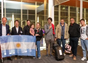 Regresaron al país los diplomáticos argentinos que fueron expulsados de Venezuela