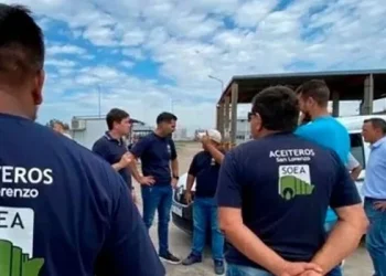 Aceiteros llevan adelante un paro sorpresivo por tiempo indeterminado