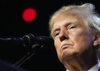 En 2020, Trump elogió al compañero de fórmula de Harris cuando era gobernador de Minnesota tras el asesinado de Floyd