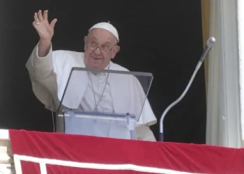 Francisco pidió rezar «por las víctimas de todas las guerras»