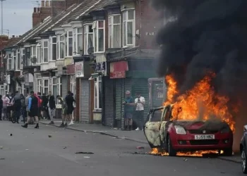 Las autoridades británicas ya detuvieron a más de 1.000 personas por disturbios tras los asesinatos de tres niñas