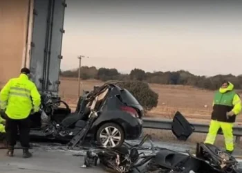 Tragedia: Mueren dos hinchas de River que volvían de Córdoba al chocar su auto contra un camión