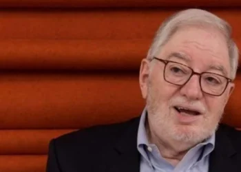 El ex director del FMI dice que «un ajuste es necesario» por la sobrevaluación del peso
