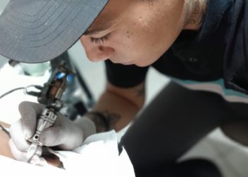 Tatuadores solidarios y una hermosa cruzada por los chicos de El Tropezón
