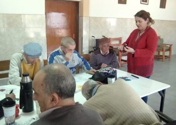 Es psicopedagoga y asiste como voluntaria al Hogar San Martín de Tours para enriquecer la vida de abuelos