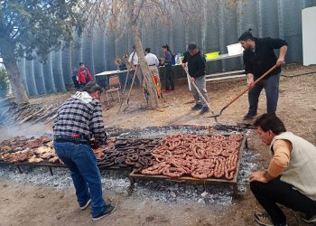 A sala llena, la escuela Martín Güemes realizó una nueva edición de su almuerzo carneo