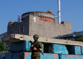 Peligro inminente: Rusia y Ucrania se acusan mutuamente de haber atacado la central nuclear de Zaporiyia