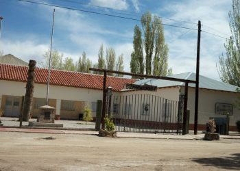 Escuela de El Nihuil busca donaciones de muebles y electrodomésticos para juntar fondos en una “feria de garaje”