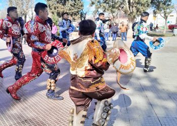 Bolivia celebró su Independencia con una gran comunidad en Salto de las Rosas