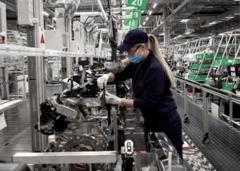 El Gobierno reconoció que se perdieron casi 115.000 puestos de trabajo privados en seis meses