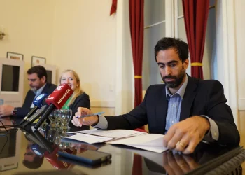 Presupuesto 2025: el Gobierno confirmó que pedirá roll over de deuda