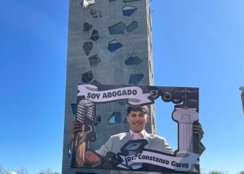 Un joven alvearense rompió un récord nacional al recibirse de abogado en 26 meses en la Universidad Siglo XXI