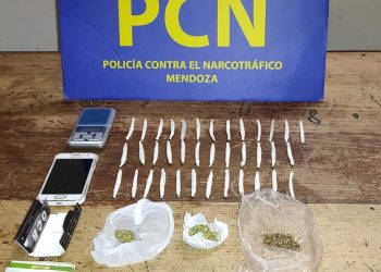 Allanan una casa y encuentran droga