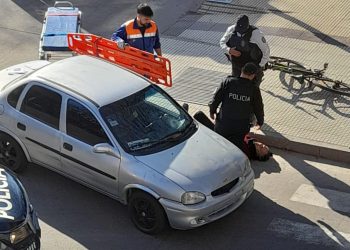 Ciclista atropellado y lesionado en Yrigoyen y Godoy Cruz
