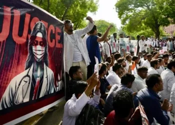 Miles de detenidos durante las protestas por la violación de una médica en India