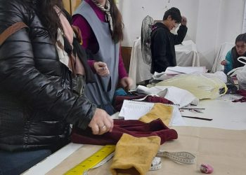El Polo Textil donó materiales a la Ebyma para que continúen con un proyecto solidario