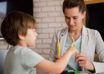 ¿Obligatorios o no? Qué rol cumplen los acompañantes terapéuticos y docentes de apoyo en Mendoza