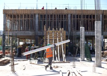 Avanza la construcción del nuevo centro comercial en el predio de la vieja terminal