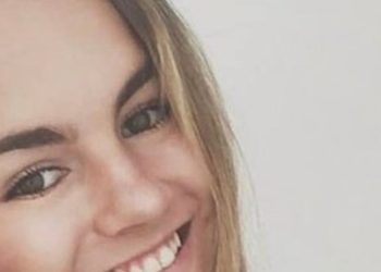 Quiso hacerse una selfie en el castillo de la Bella Durmiente y cayó al vacío