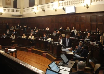 Reforma constitucional: el Gobierno y la oposición negocian un “pacto de Mayo” mendocino