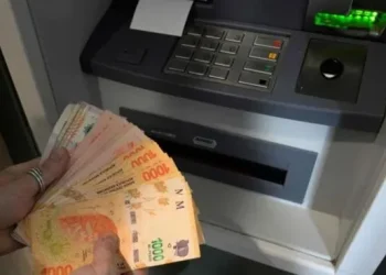 El Banco Central aumentó el monto máximo para extraer dinero de los cajeros automáticos: de cuánto es el nuevo tope