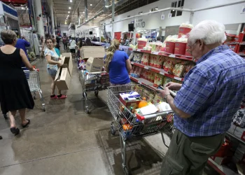 Mayoristas de Mendoza recibirán dólares “cara chica”: cuánto se podrá gastar y qué pasará con el vuelto