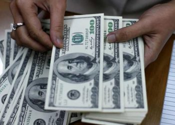 Bajaron el blue y los dólares financieros y el mercado cambiario se tranquiliza