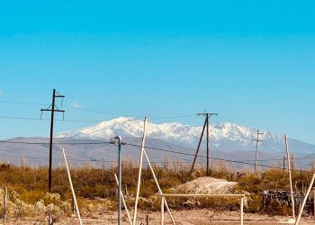 La increíble canchita de fútbol que se armó a los pies del Cerro Nevado