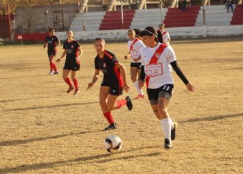 Se reanuda el torneo de fútbol femenino